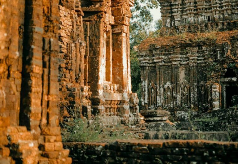 Sự ghép nối chặt chẽ của gạch nung tạo sự bền vững theo thời gian (Ảnh: Sưu tầm)