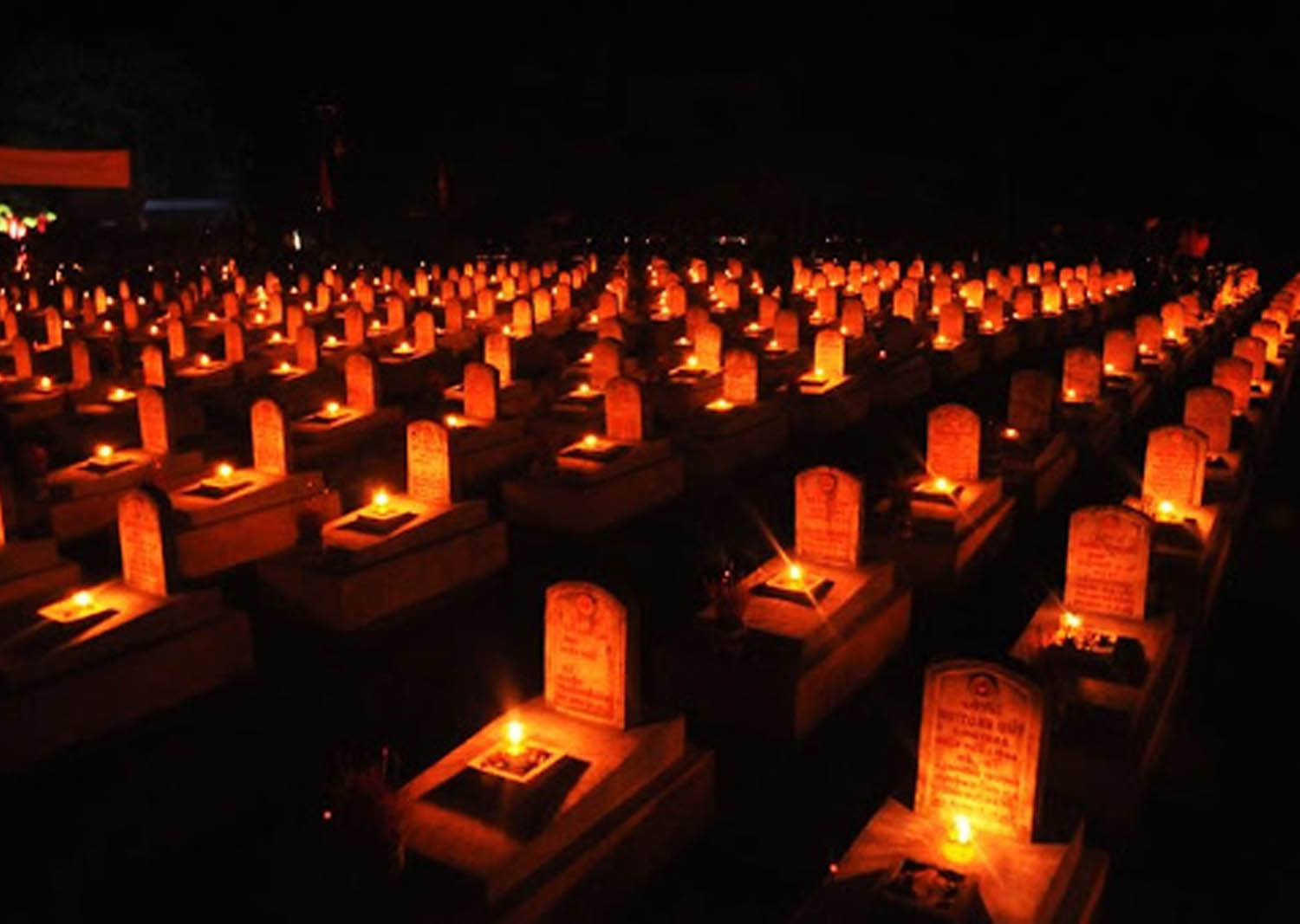 Tổ chức tưởng niệm, phục dựng ký ức liệt sĩ