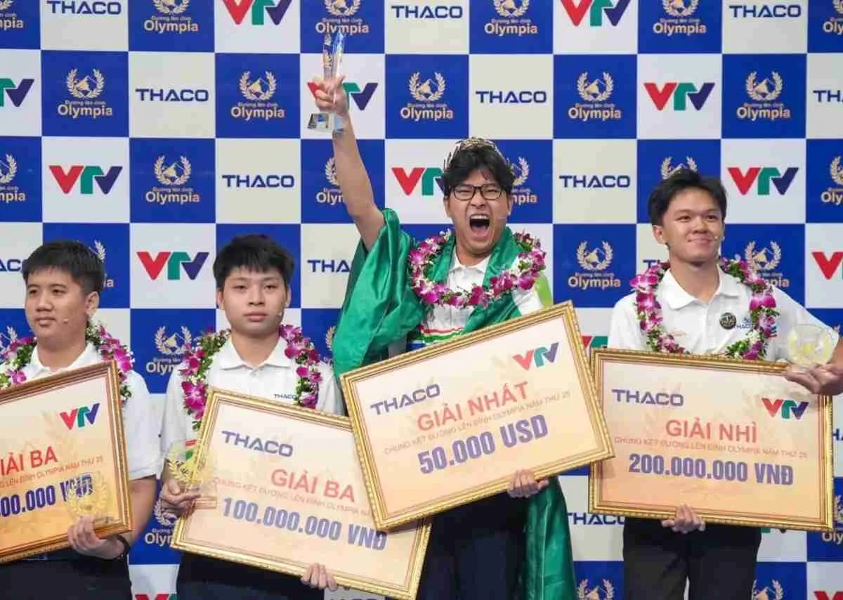 Khám Phá Bí Quyết Học Tập của Quán Quân Đỉnh Olympia 2025 Trần Bùi Bảo Khánh