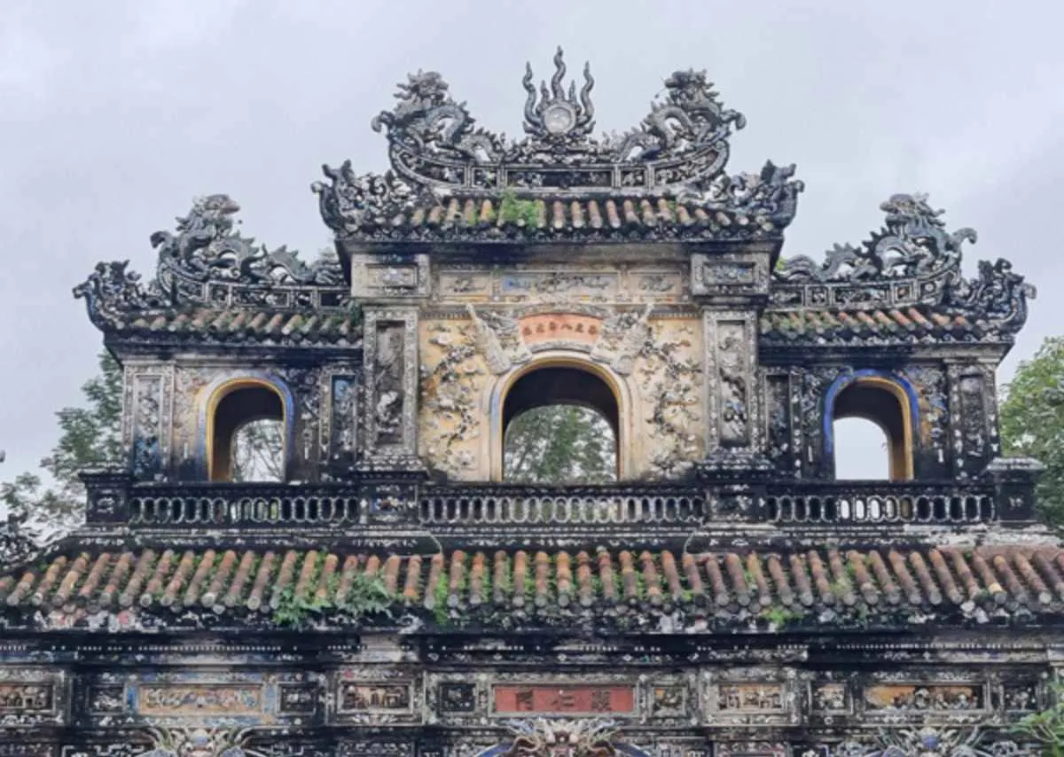 Giải mã biểu tượng rồng – phượng trong cung đình Huế