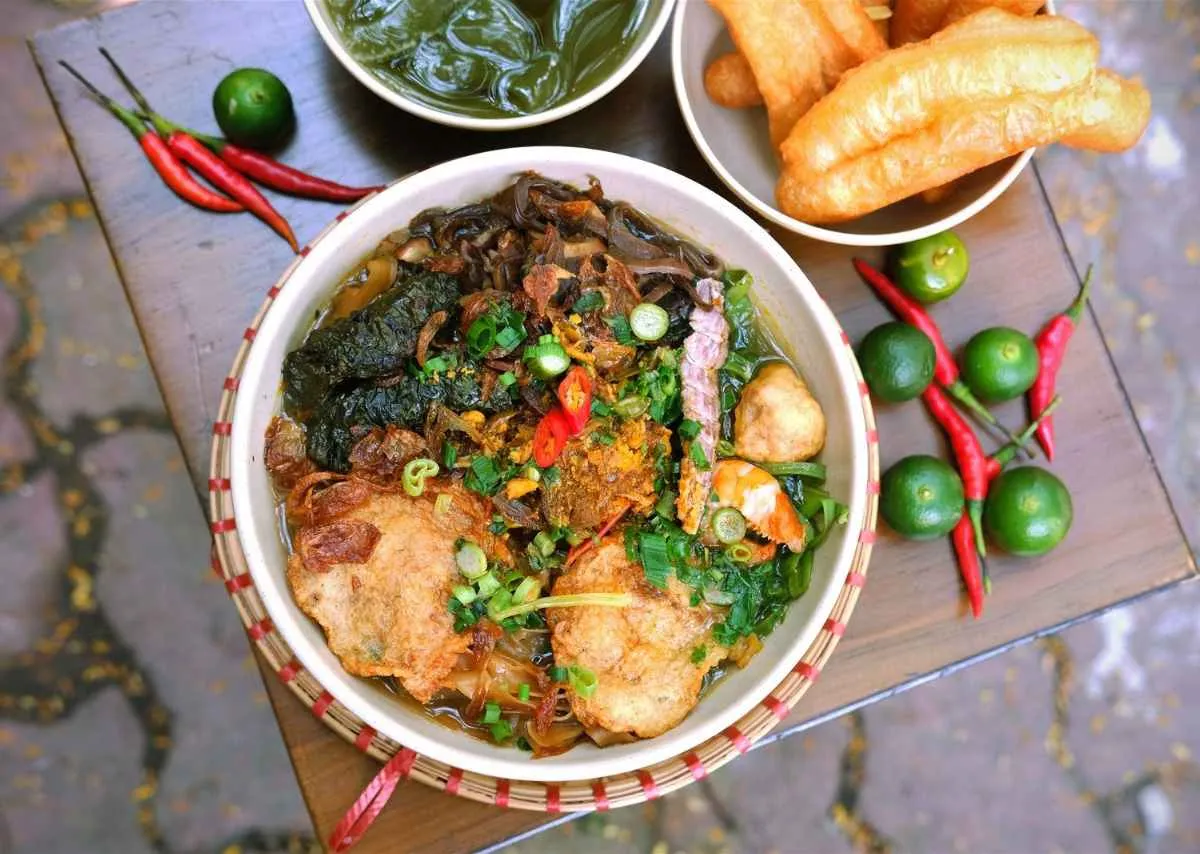 Bánh canh Hải Phòng – Tô ấm lòng người giữa sớm mai đất cảng