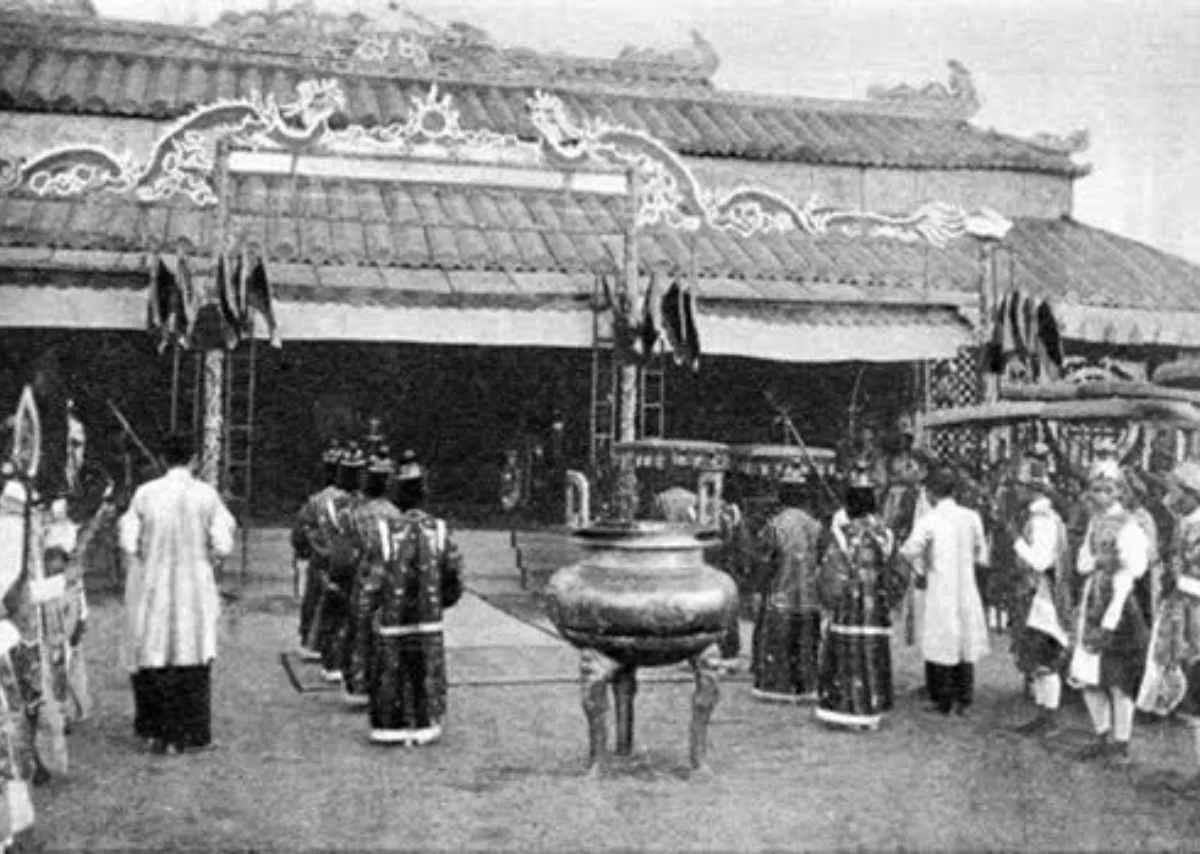 Chạm Vào Lịch Sử, Nghe Tiếng Vọng Từ Hoàng Cung Huế