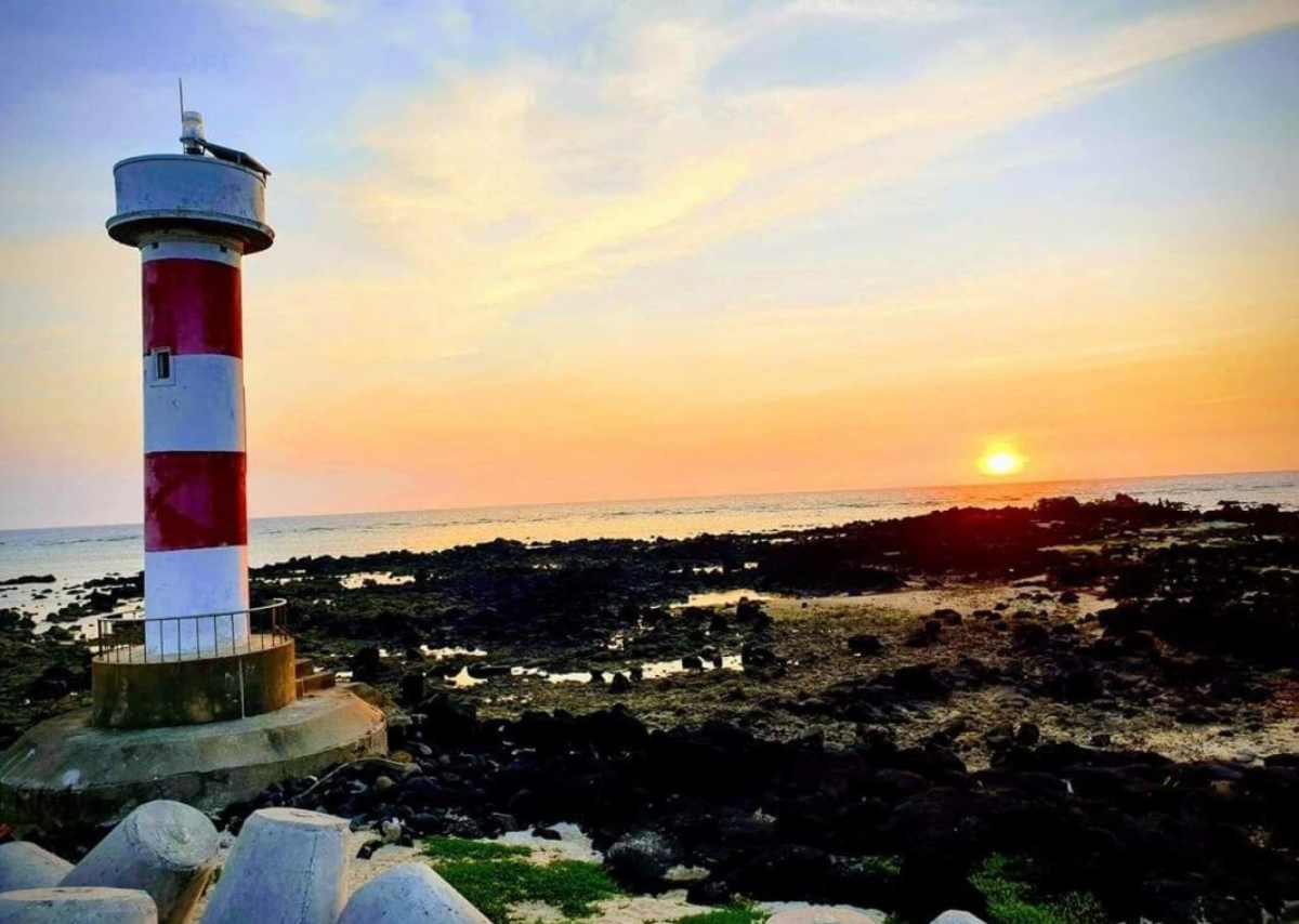 Ngọn hải đăng Lý Sơn – Cánh mắt biển nhìn về đất mẹ