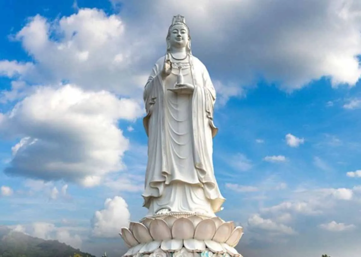 Chùa Linh Ứng – Ba tượng Quan Âm, ba biểu tượng tâm linh giữa biển trời