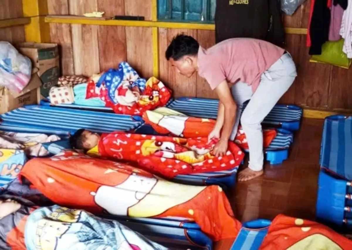 Người thầy mang chữ lên núi 4