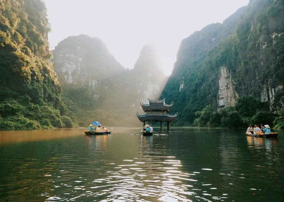 TRÀNG AN NINH BÌNH